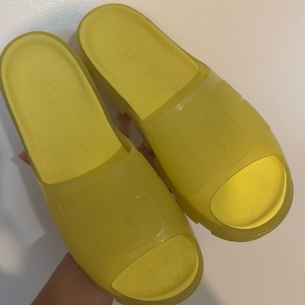 UGG jelly slides